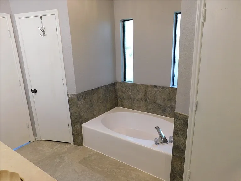 8232 Meadowbrook Dr — Photo 132