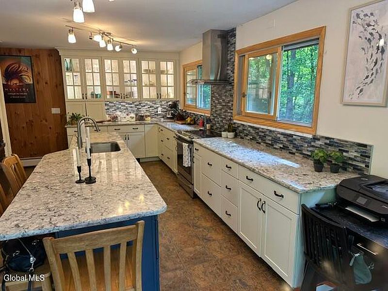 4th image of 164 Alderbrook Road