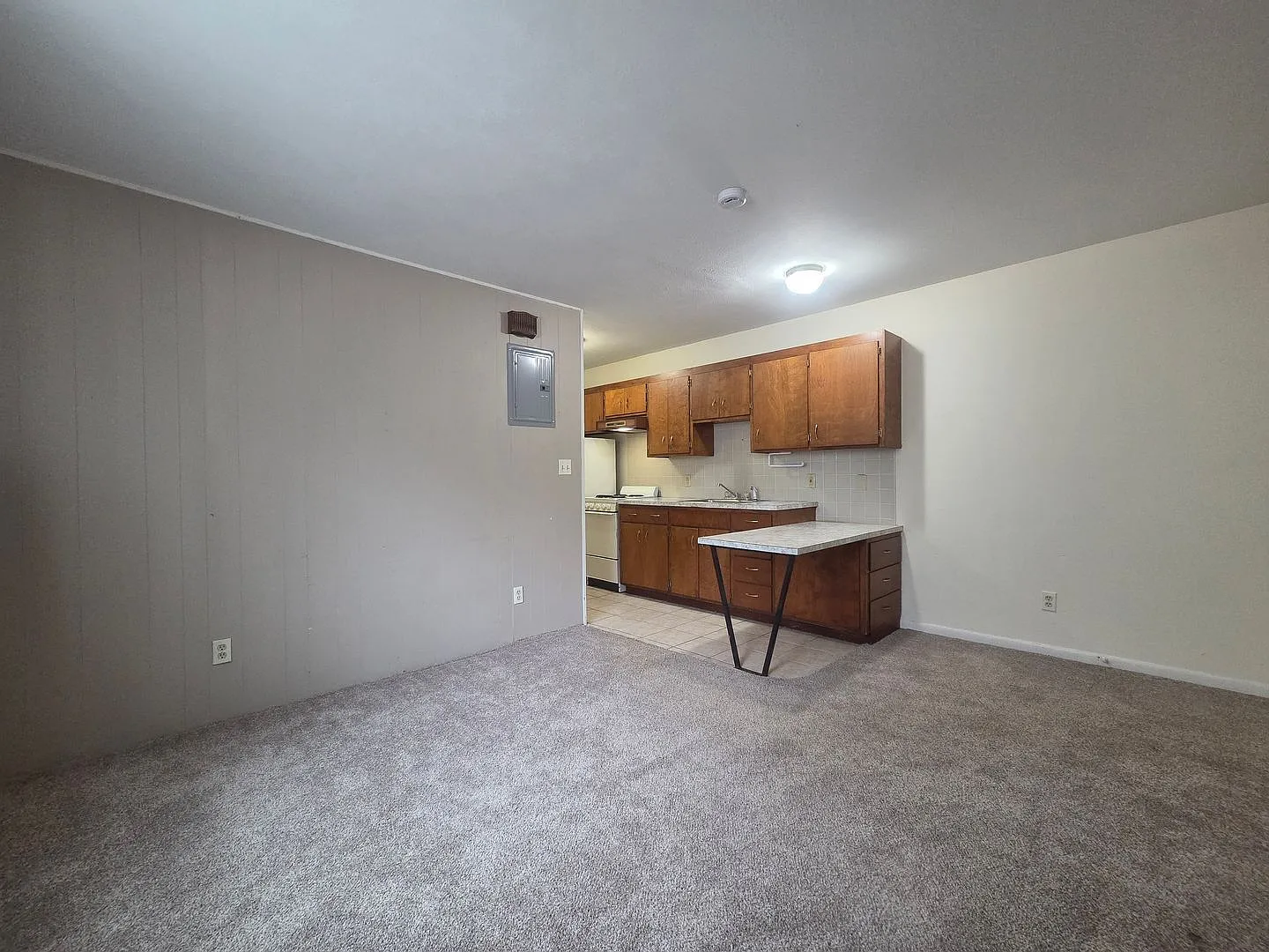 1 bed, 1.0 bath, $850 — Photo 3