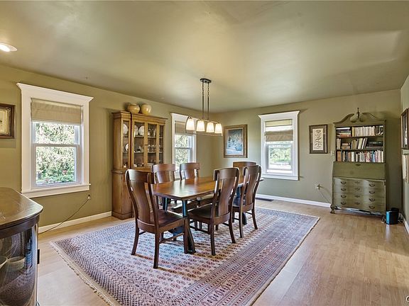 5th image of 40 N Beaver St