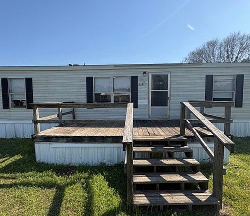 3rd image of 120 Blair Dr