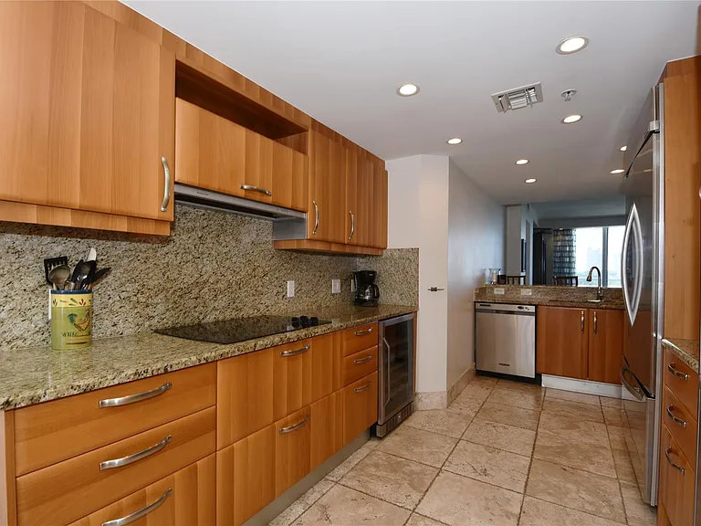 2051 SE 3rd St #509 — Photo 27