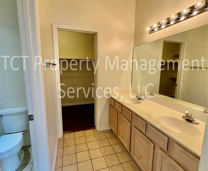 1406 W Emerald Ave #126 — Photo 9