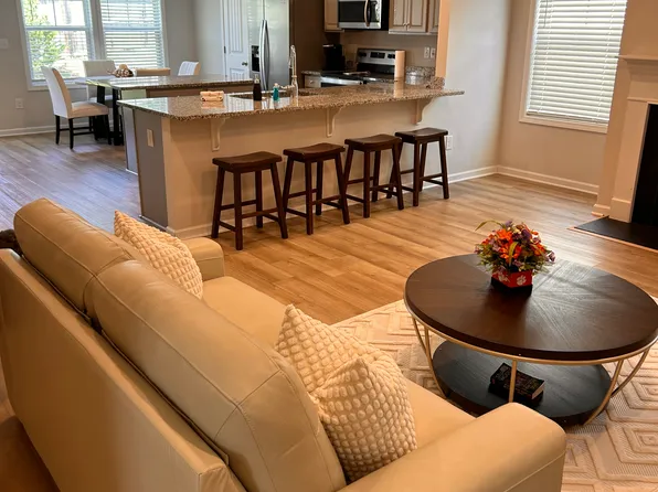 125 Granada Pl, Seneca, SC 29678