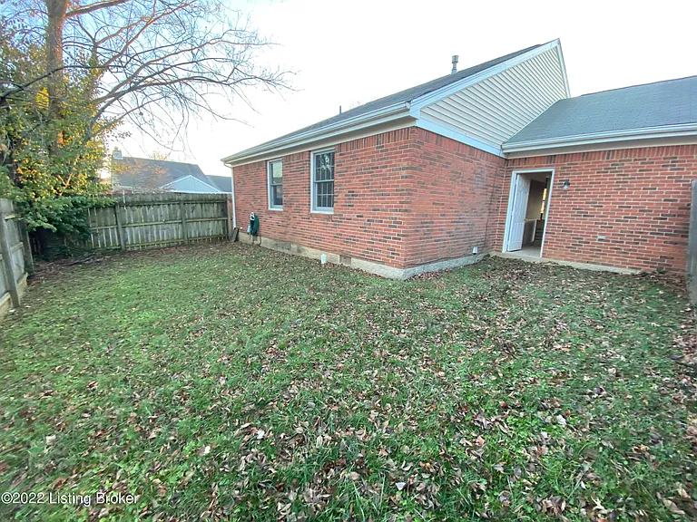 8600 Tannen Dr — Photo 23