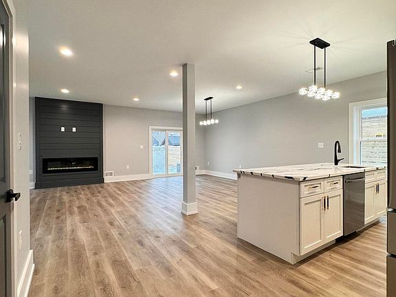 4th image of 813 Ensign Avenue