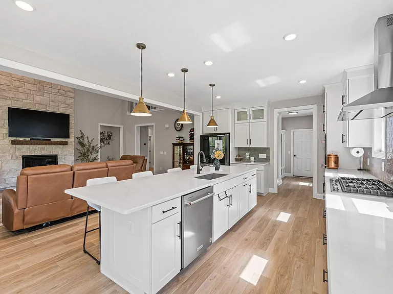 233 Lake Balaton Dr — Photo 46