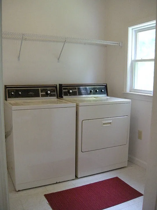 4 bed, 1800 sqft, $2,800 — Photo 2