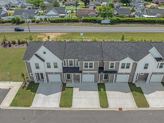 2nd image of 289 Sandridgebury Dr