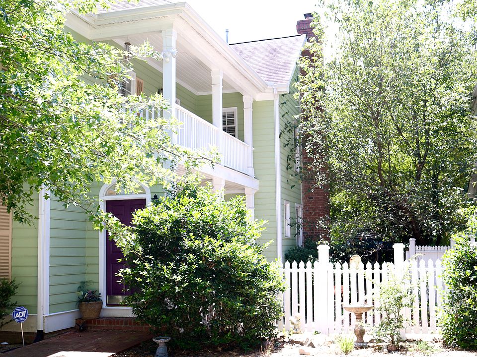~ 303 Parkside CIrcle ~