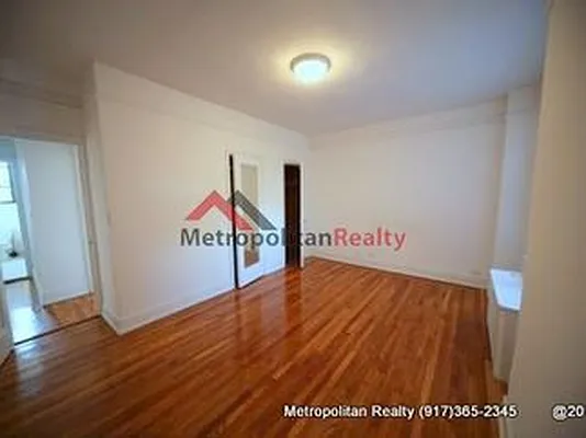 Rented by Metropolitan Realty | media 5