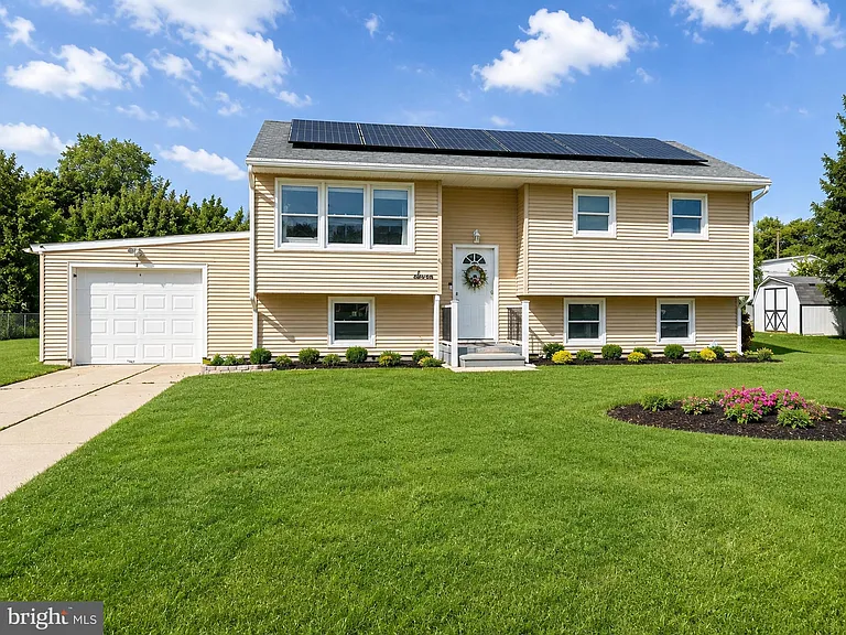 7 Tipton Dr — Photo 1
