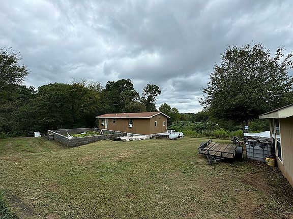 5th image of 830 Old Highway 31