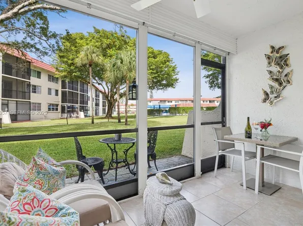 9511 N Hollybrook Lake Dr APT 108, Hollywood, FL 33025