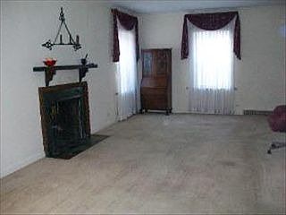 2nd image of 815 S Stone Ave