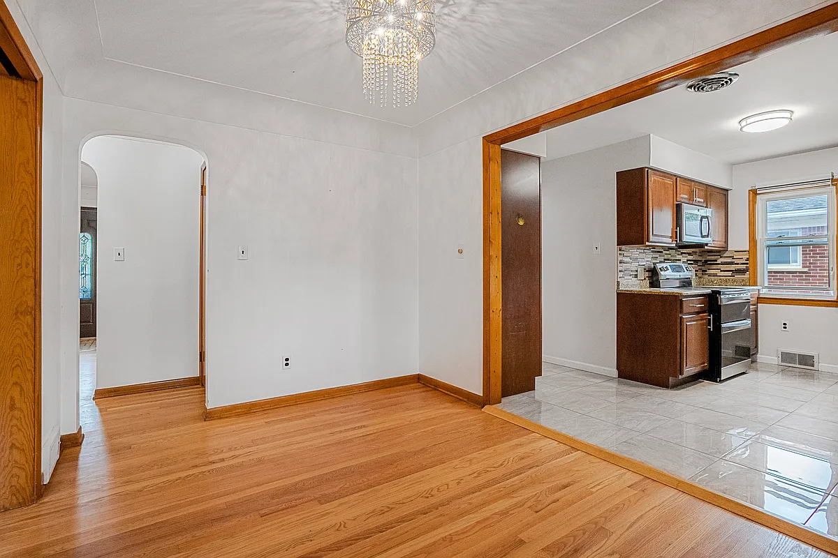 Building Photo - 21545 Hickorywood Dr