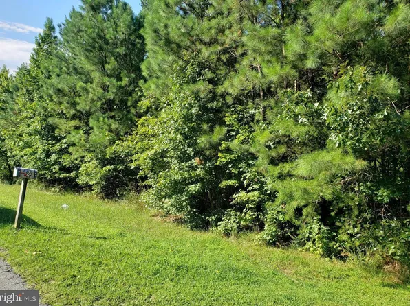 18529 Three Notch Rd, Lexington Park, MD 20653