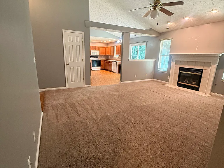 8120 Cedar Point Dr — Photo 2