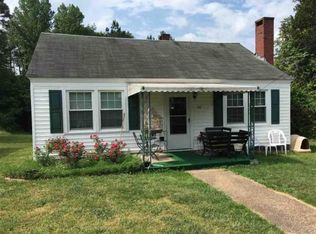 722 Syphrit Rd, Wellford, SC 29385