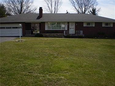2nd image of 221 Sunset Dr
