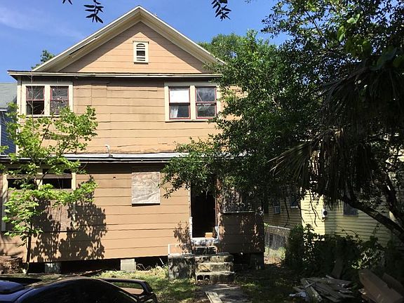 4th image of 1827 Market St