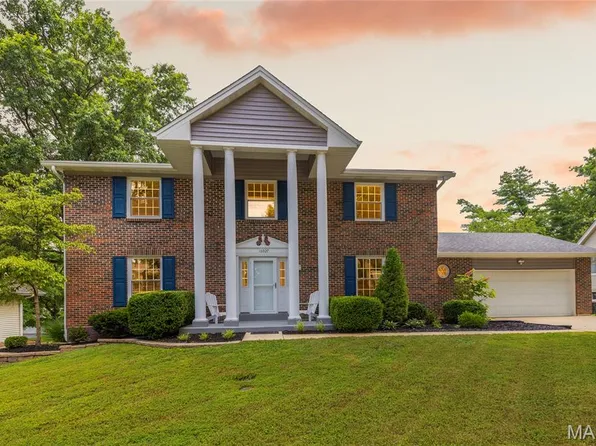 16027 Clarkson Woods Dr, Chesterfield, MO 63017