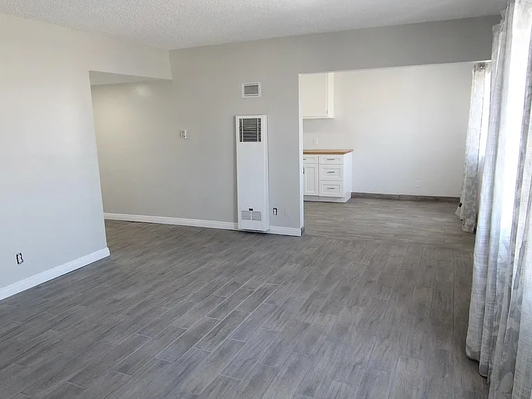 3247 W Century Blvd #8 — Photo 25