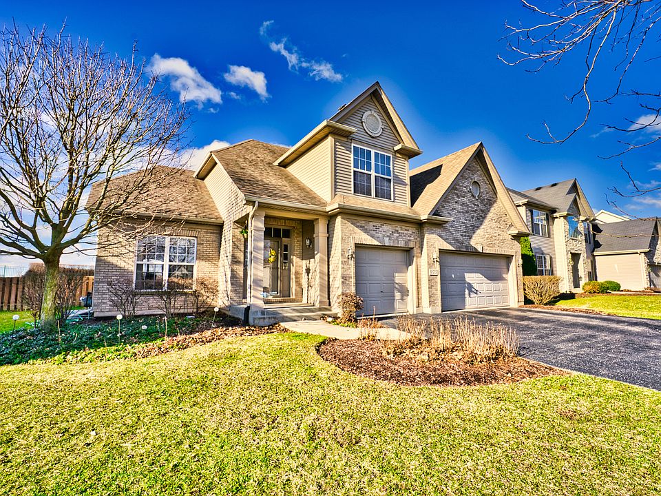 1st image of 975 Wyndham Dr