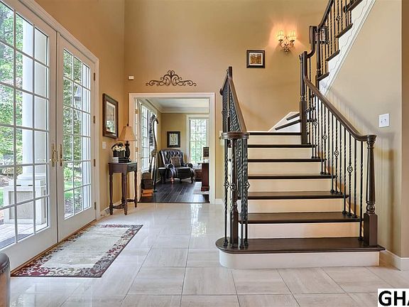 Grand 2 Story Foyer Entry