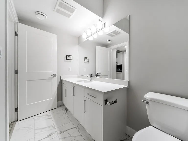 595 Black Stone Blvd #B — Photo 11