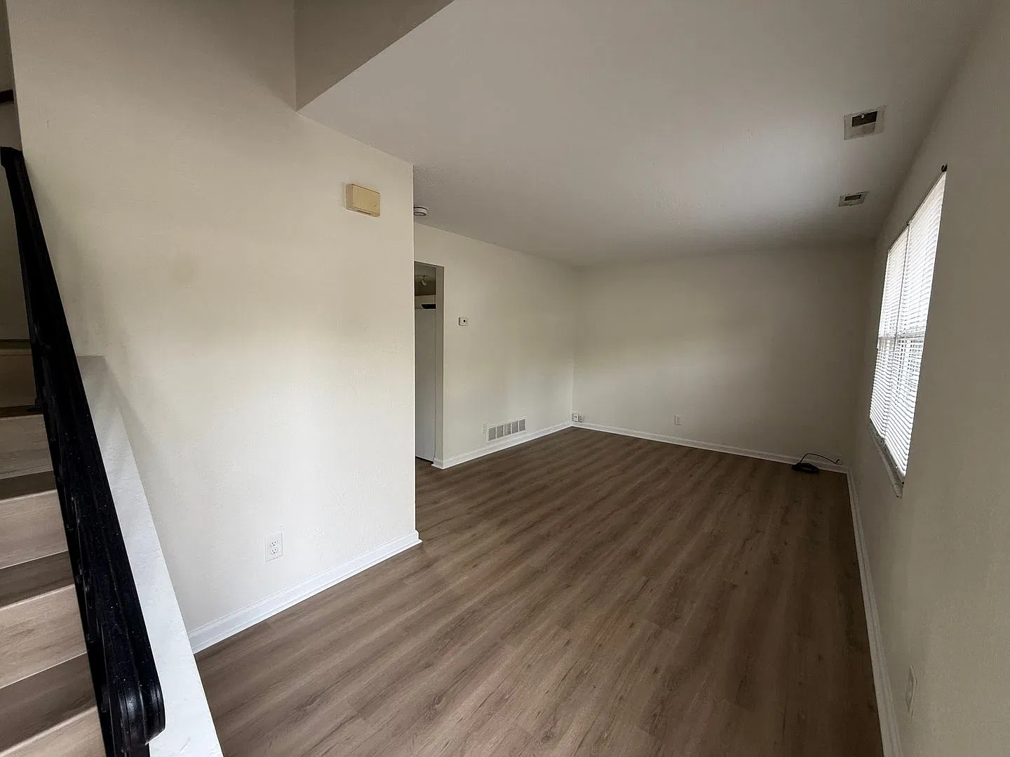 Gorgeous Renovated Arnold Condo! — Photo 2