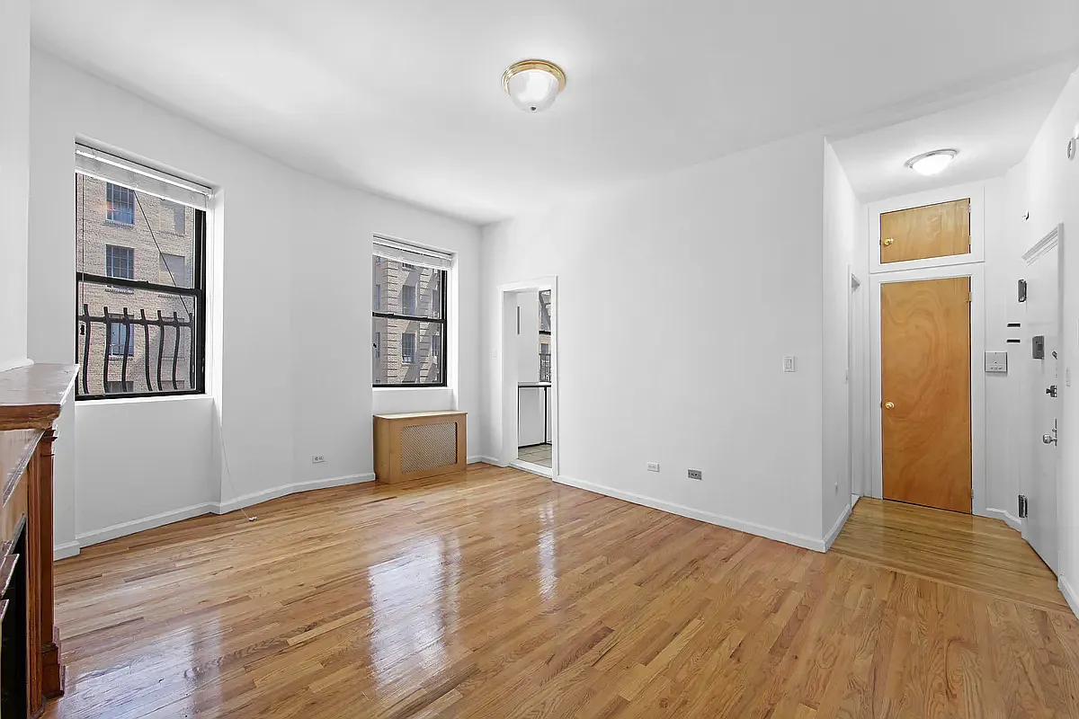 342 West 51st Street — Photo 3