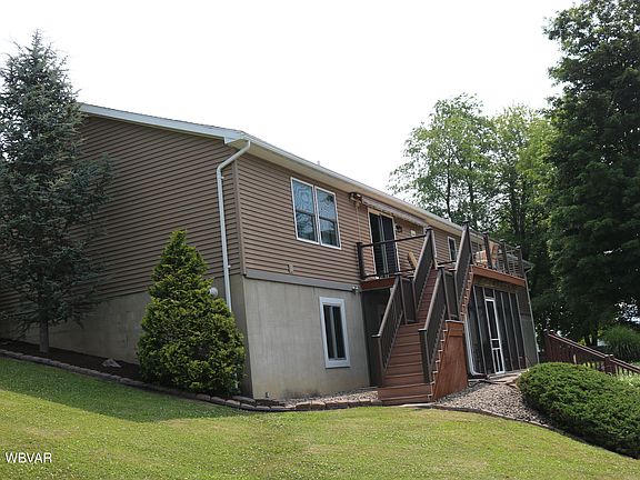 5th image of 33 Julia Dr