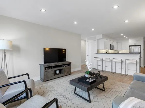 1525 East Putnam Avenue #308, Greenwich, CT 06830