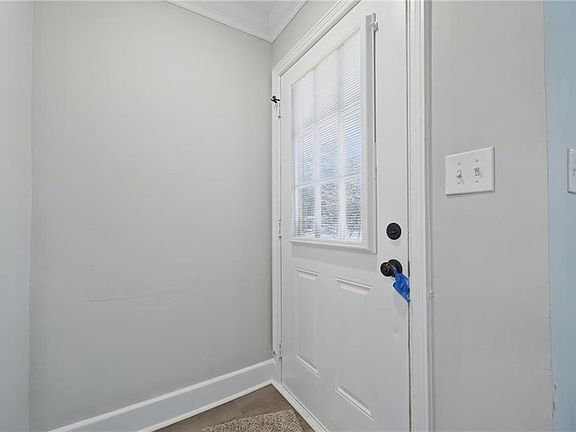5th image of 601 Azalea Ct
