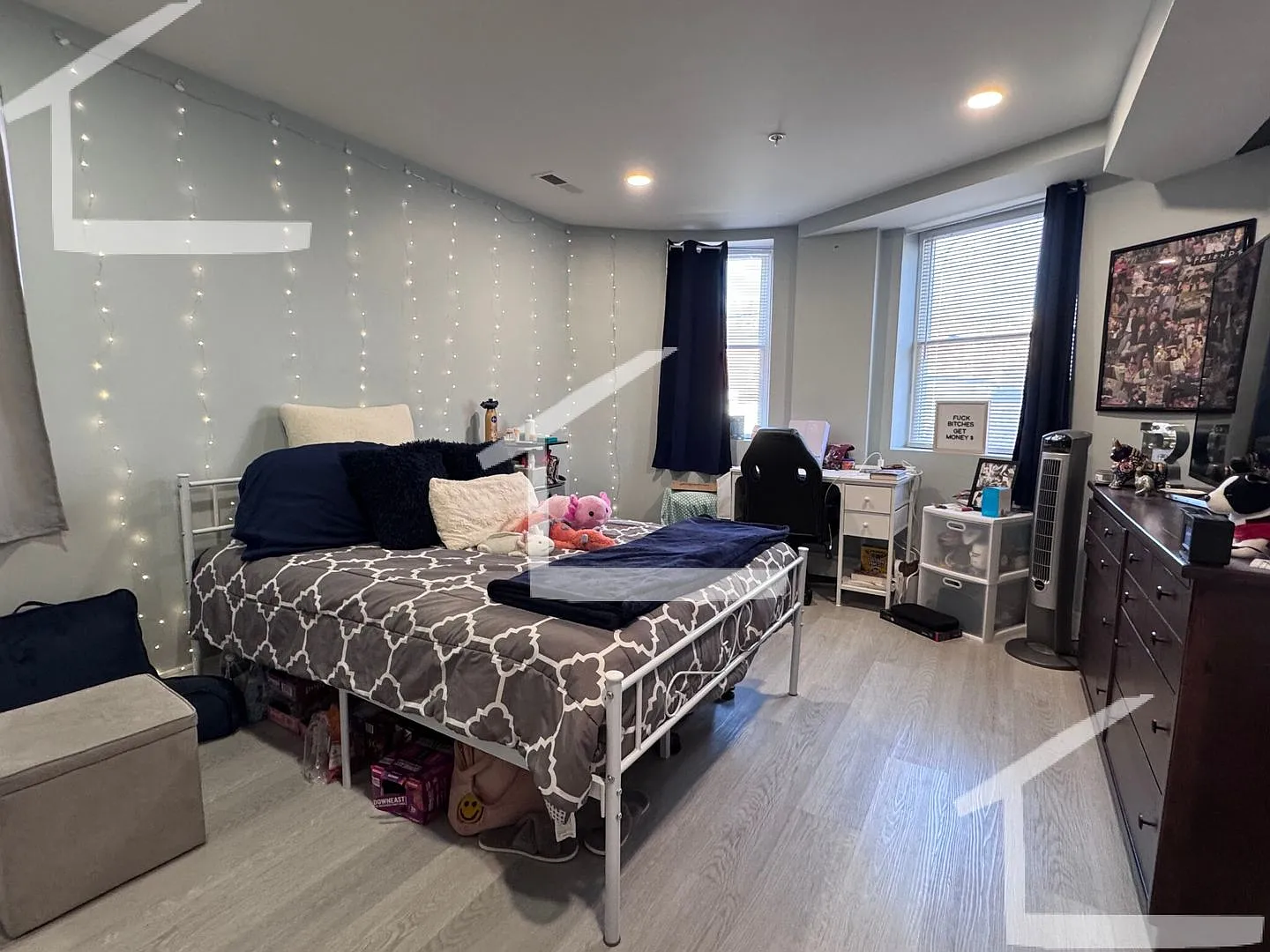 Elevated Luxury Apt Near T In Washington Sq Brookline W Laundry In Unit, No Fee, Yt Video Tour Av... — Photo 2