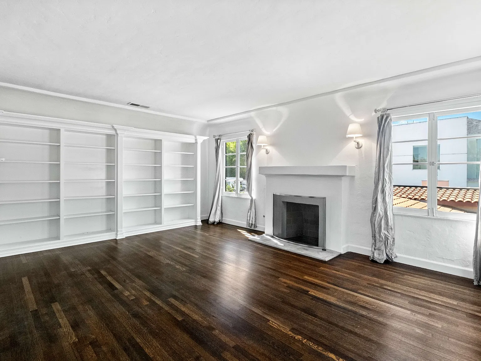 1516 South Crest Drive - 1 — Photo 4