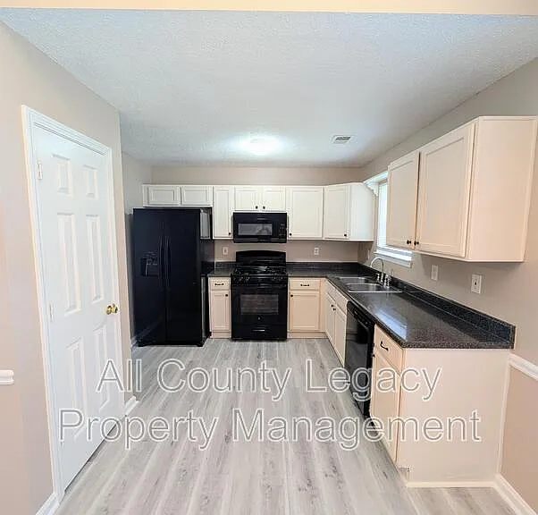 760 Mountain Ridge Way — Photo 2
