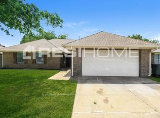 1017 Mars Rd, Edmond, OK 73003