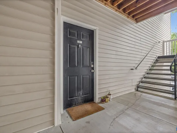270 Riverbend Dr APT 2F, Charlottesville, VA 22911