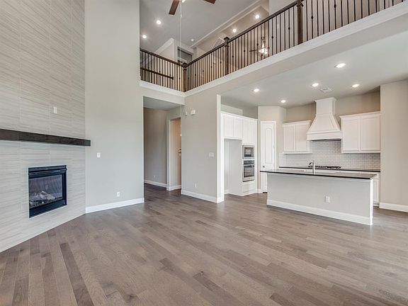 2nd image of 3412 Begonia Ln