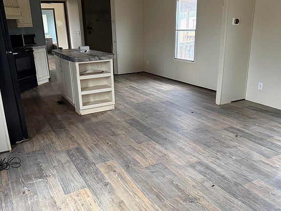 5th image of 128 Eton Ct