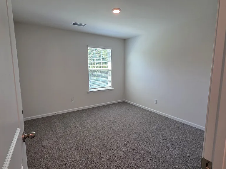 1600 Secrest Commons Dr — Photo 21