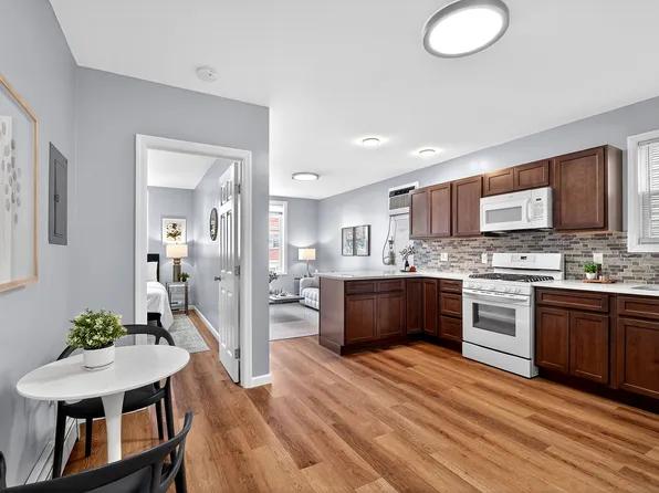 128 W 14th St #1F, Bayonne, NJ 07002