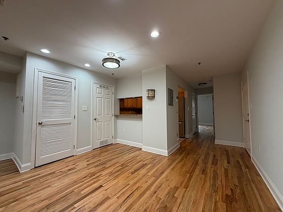 3rd image of 318 Monroe St APT 1