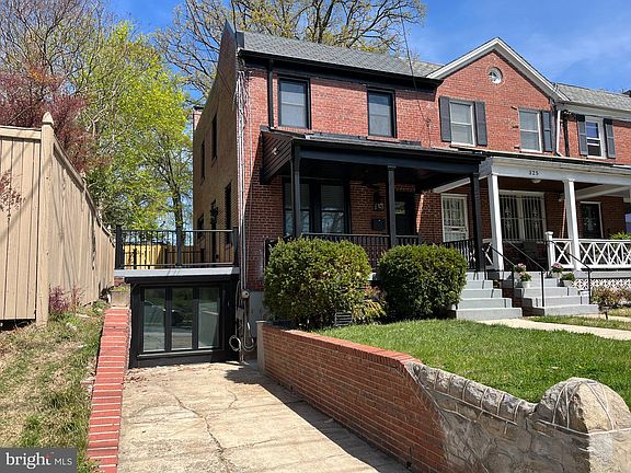 3rd image of 327 Whittier St NW #A