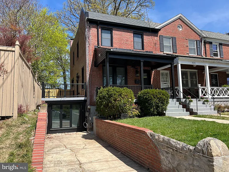 327 Whittier St NW #A — Photo 3