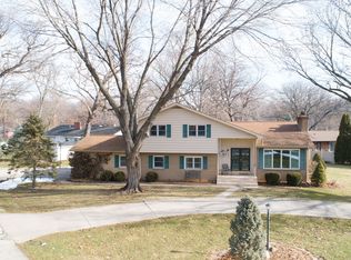 3236 Mineral Springs Rd, Sterling, IL 61081