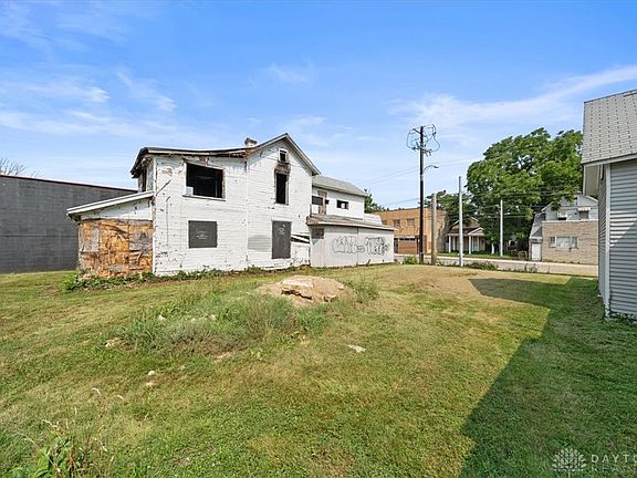 2nd image of 818 Xenia Ave