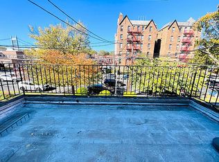 23-11 21st St #2R, Astoria, NY 11105